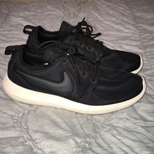 Nike Women’s Roshe 2